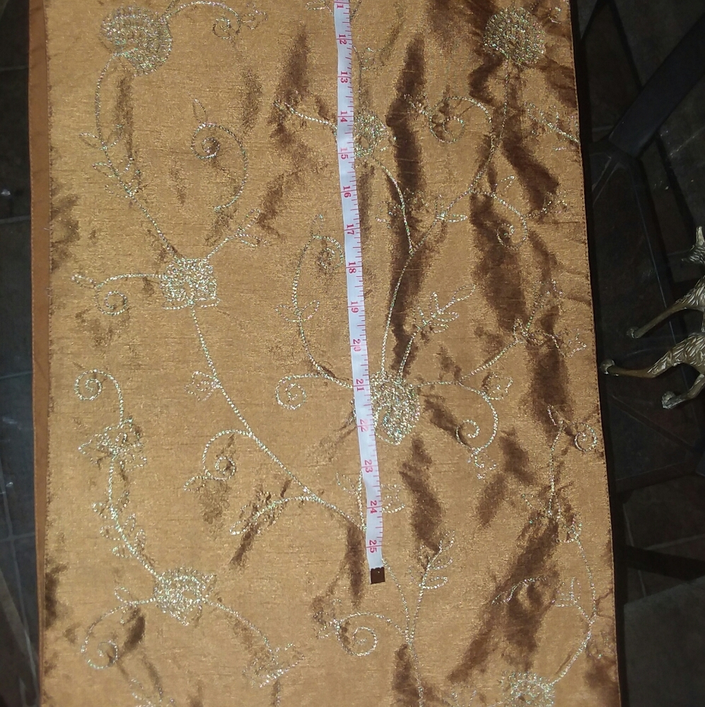 Table runner - Picture 11 of 11